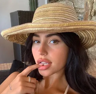 Claudia Tihan, OnlyFans gratis