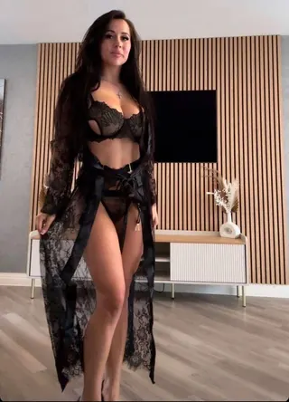 Elena Xonia, OnlyFans gratis