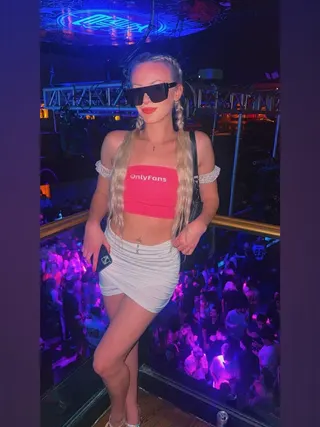 Emily Elizabeth, OnlyFans gratis