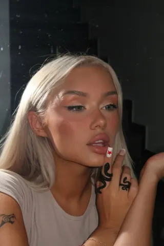ela, OnlyFans gratis