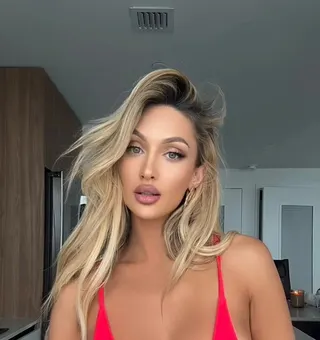 Hayley Summers, OnlyFans gratis