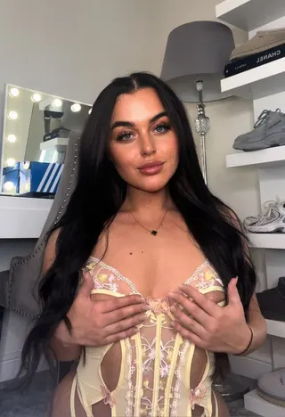 Miya Sol, OnlyFans gratis