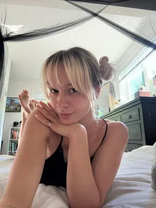Naomi Swann, OnlyFans gratis