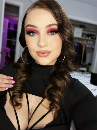 Taya Greenlee, OnlyFans gratis