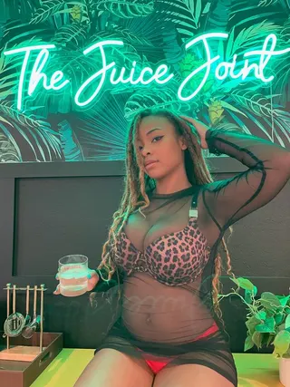 Zuri Bella Rose, OnlyFans gratis